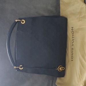 Authentic Louis Vuitton Artsy MM Monogram Empreinte Leather